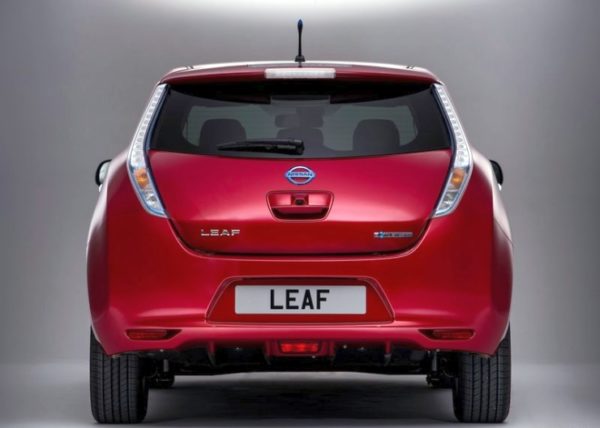 2014-Nissan-Leaf-Electric-Car-4