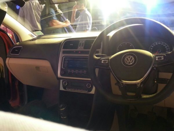 2014 Volkswagen Polo (10)