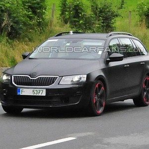 Faster Skoda Octavia vRS spied.