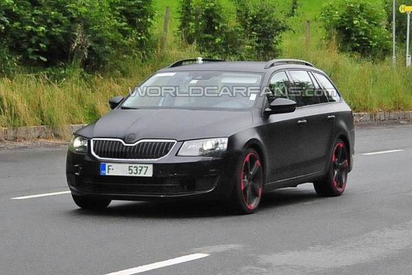 Faster Skoda Octavia vRS spied.