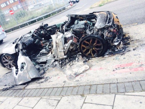 AUdi R8 V10 burnt (1)