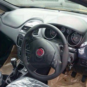Fiat Punto Facelift spy shot fully revealed