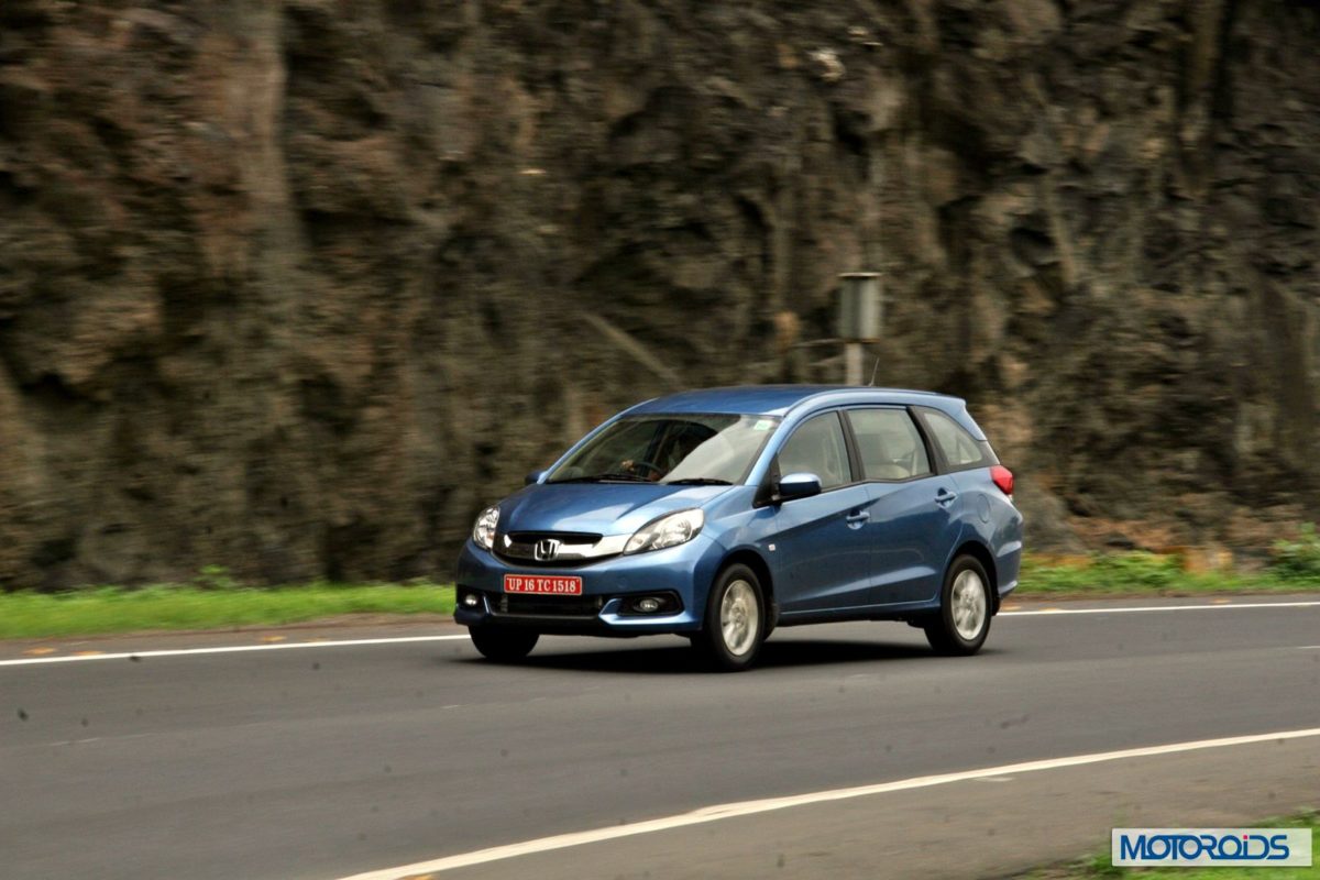 Honda Mobilio action