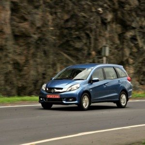 Honda Mobilio action