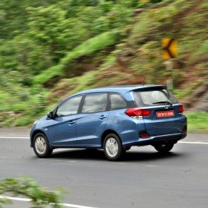 Honda Mobilio action