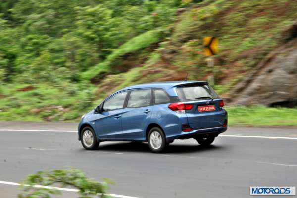 Honda Mobilio action (3)