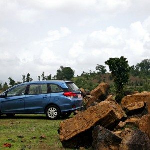 Honda Mobilio action