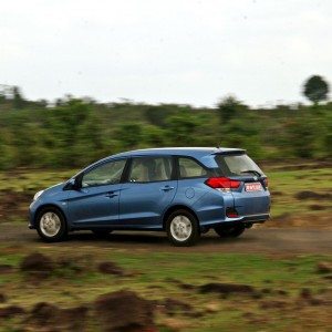 Honda Mobilio action