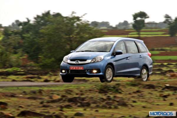 Honda Mobilio action (8)