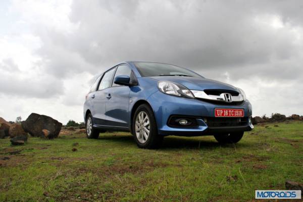 Honda Mobilio front (4)