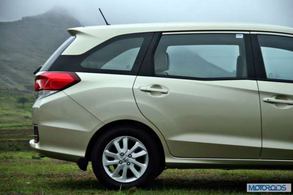 Honda Mobilio profile (4)