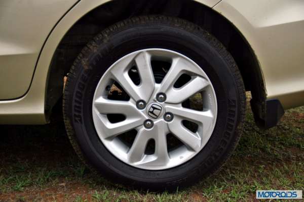 Honda mobilio wheel and tyre