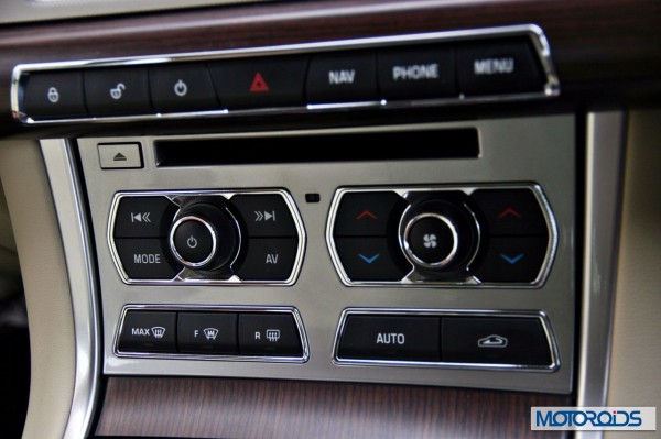 Jaguar XF interior (7)