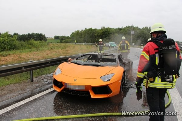 Lamborghini Aventador Germany burnt images