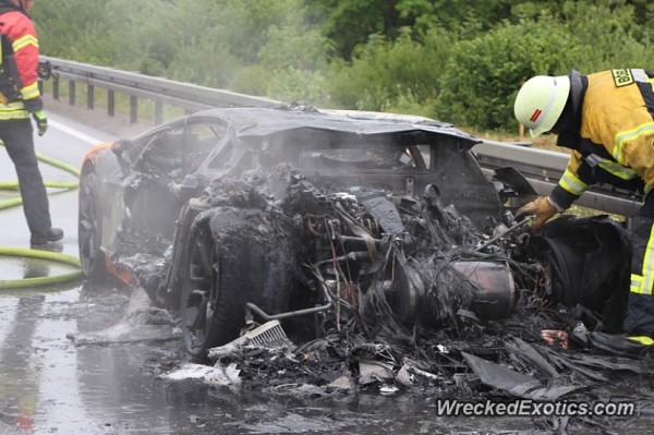 Lamborghini-Aventador-Germany-burnt-images-2