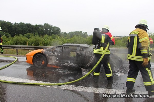 Lamborghini-Aventador-Germany-burnt-images-3