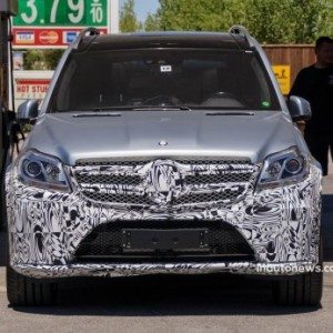 Mercedes Benz GL Class Spy Pics