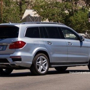 Mercedes Benz GL Class Spy Pics