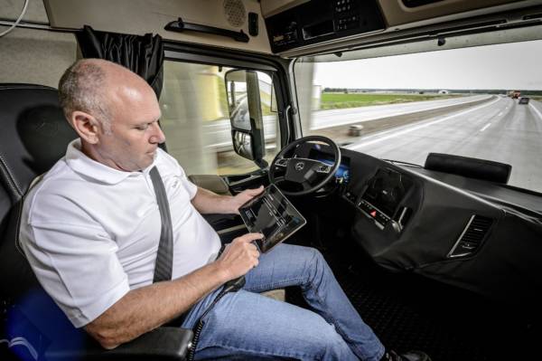 Mercedes-Benz Future Truck 2025