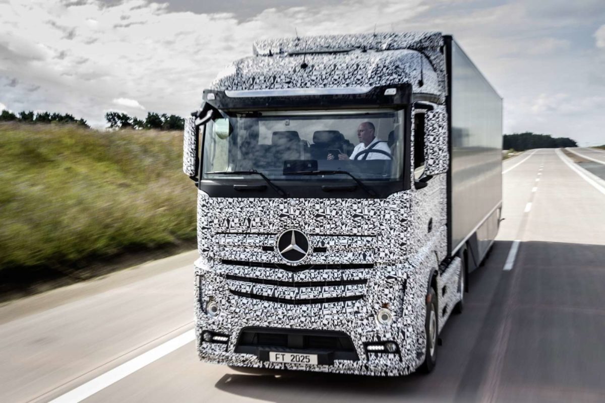 Mercedes Future Truck Image