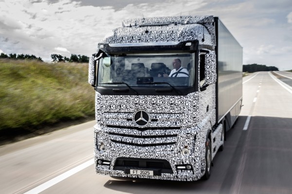 Mercedes-Benz Future Truck 2025