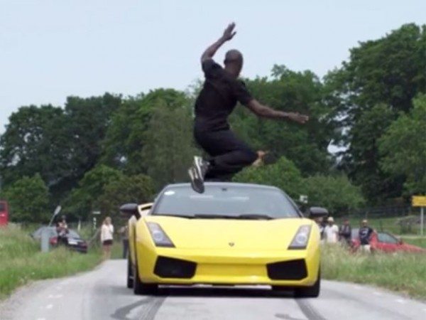 guy-jumps-over-lamborghini