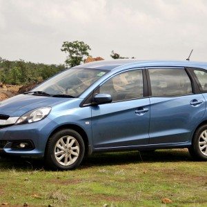 honda mobilio images