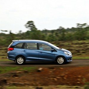 honda mobilio images