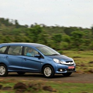 honda mobilio images