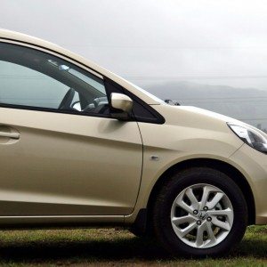 honda mobilio images