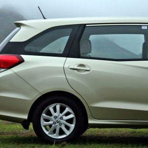 honda mobilio images