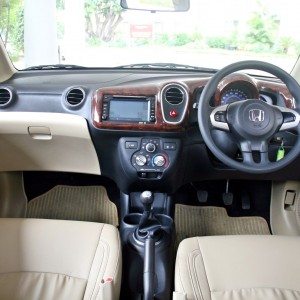 honda mobilio images