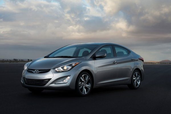 hyundai-elantra-sedan-adds-more-style-tech-and-value-for-2015-83431_1