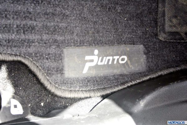 new 2014 Punto Evo interior (34)