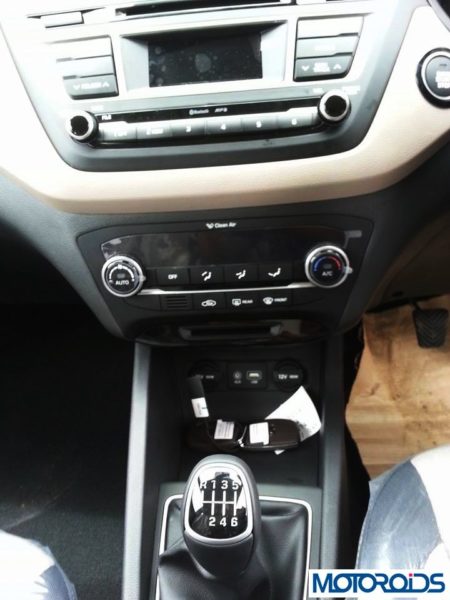 2014 Hyundai i20 interiors (4)