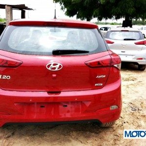 Hyundai i rear view