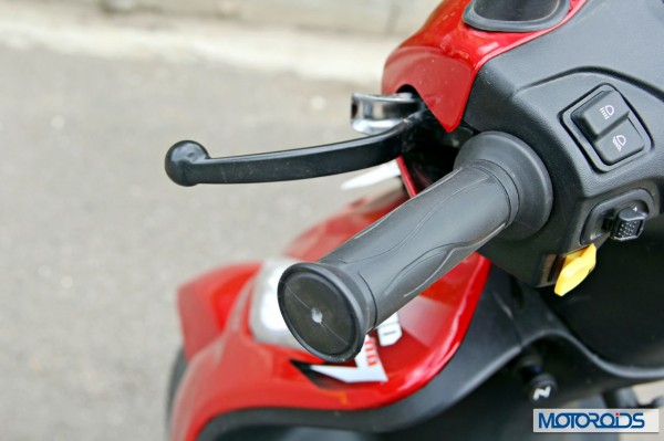 2014 TVS Wego 110 handlebars (2)