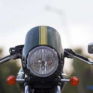 Triumph Thruxton Head on View