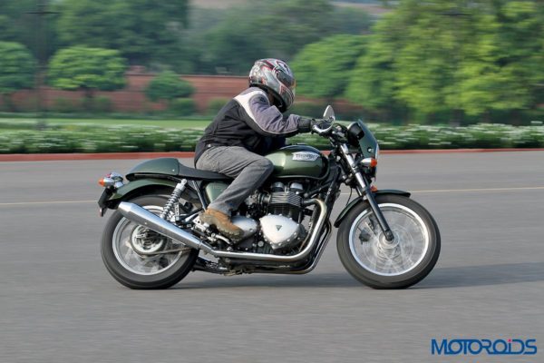 2014 Triumph Thruxton in action (4)