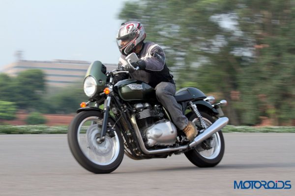 2014 Triumph Thruxton in action (9)