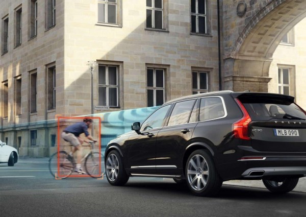 2016 Volvo XC90 (2)