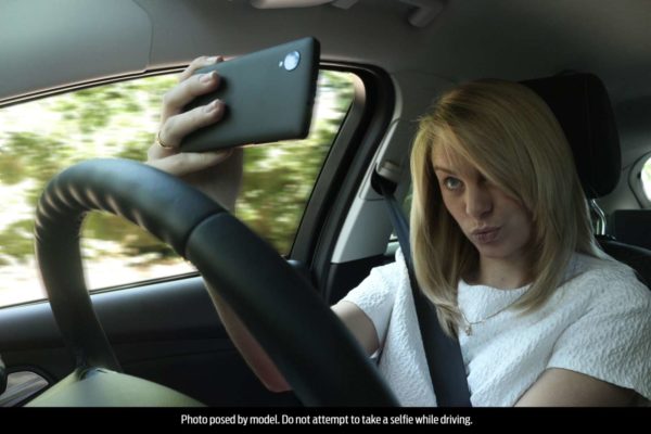 Ford-Survey-Selfie-While-Driving-2