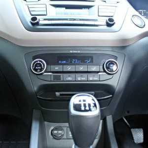 Hyundai Elilte i review details