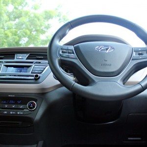 Hyundai Elilte i review details