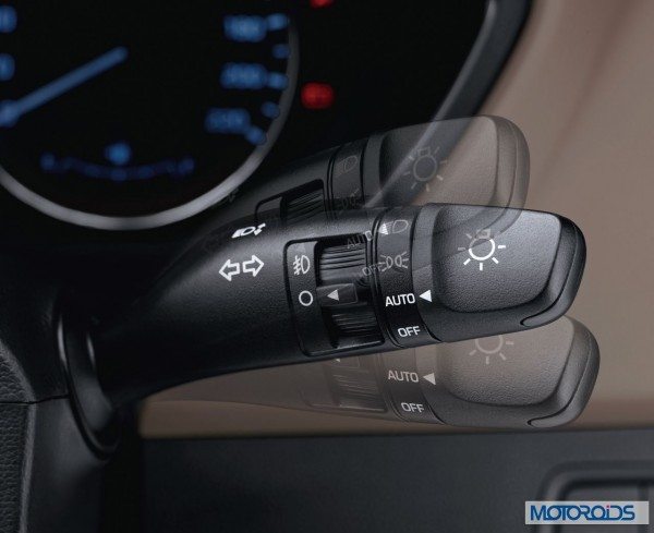 Hyundai Elite i20 One Touch Turn signal