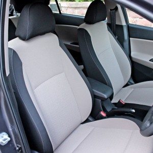 Hyundai Elite i front seats