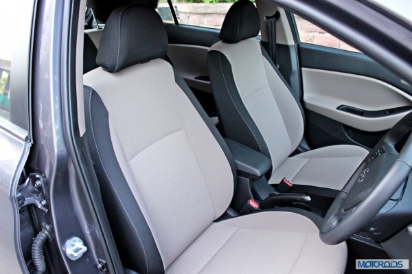 Hyundai Elite i20 front seats