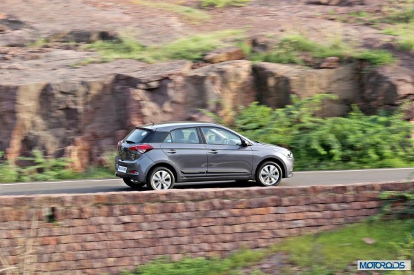 Hyundai Elite i20 motion action (5)