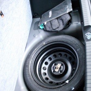 Hyundai Elite i spare wheel
