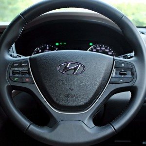 Hyundai Elite i steering controls